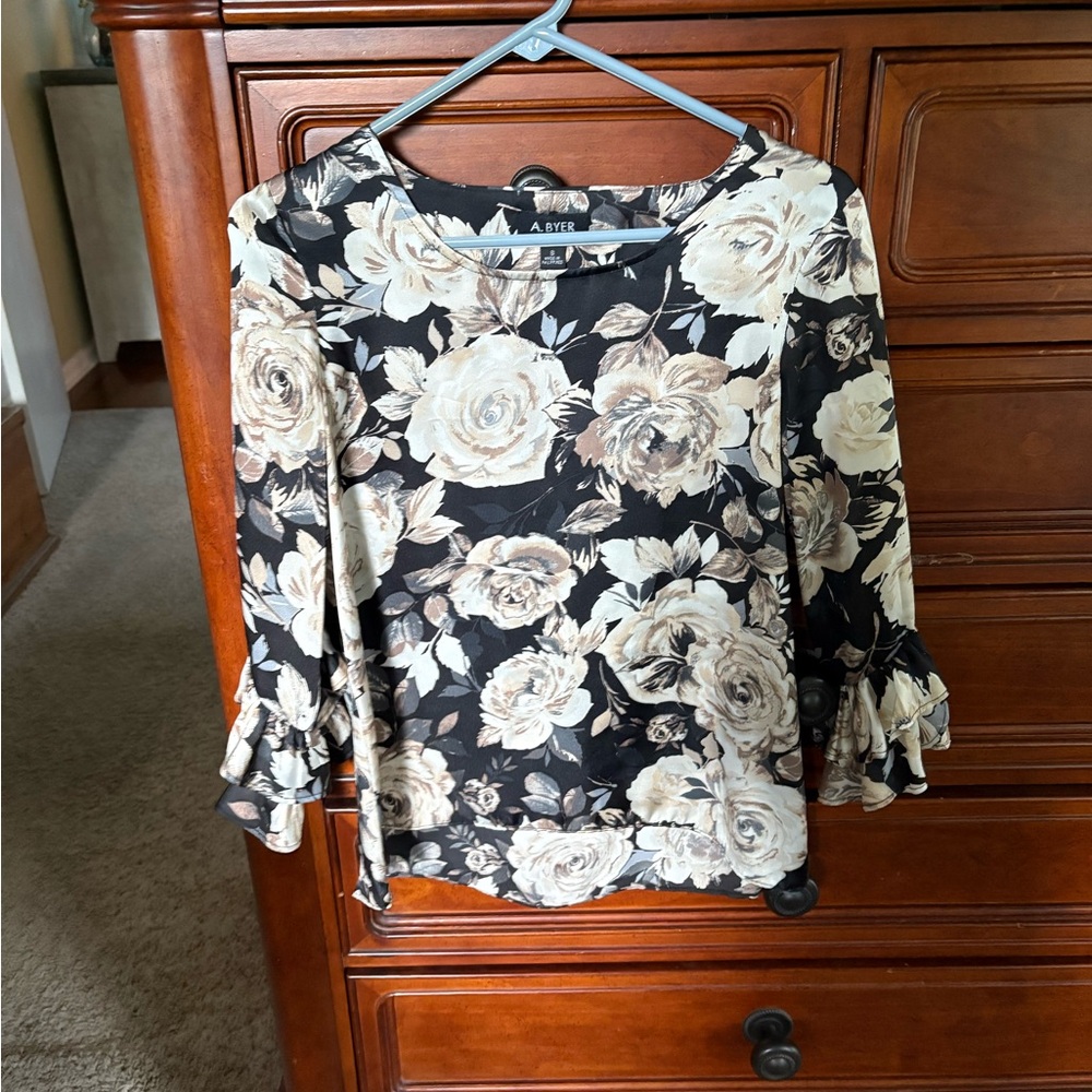 A. Byer Black and Cream Floral Blouse - Picture 3 of 4